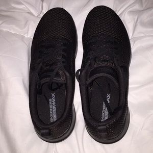 sketchers go walk sneakers